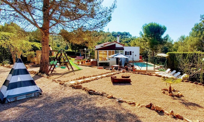 Masllorens Villa | Secluded house with pool, barbecue, fireplace, a. a., swings and game tracks.