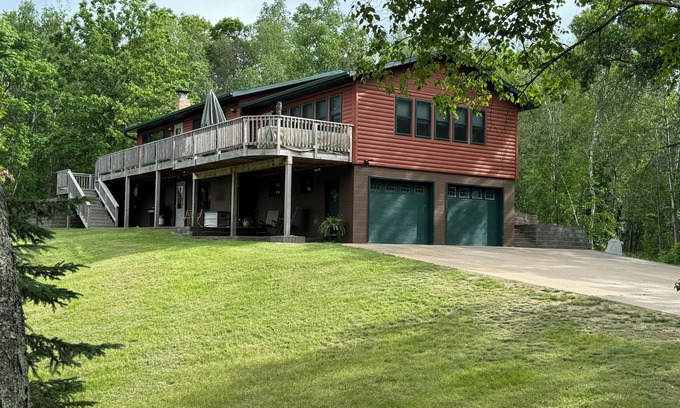 Pequot Lakes House | Secluded Lake House on 32 acres NOW sleeps 11 plus a huge couch!