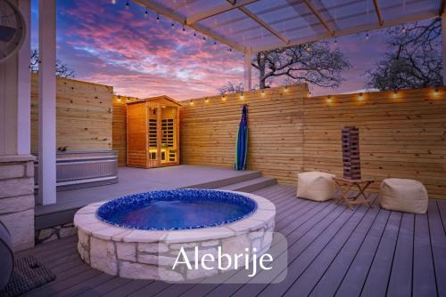 Wimberley Villa | Secluded Luxury Couples cabin Sauna Pool