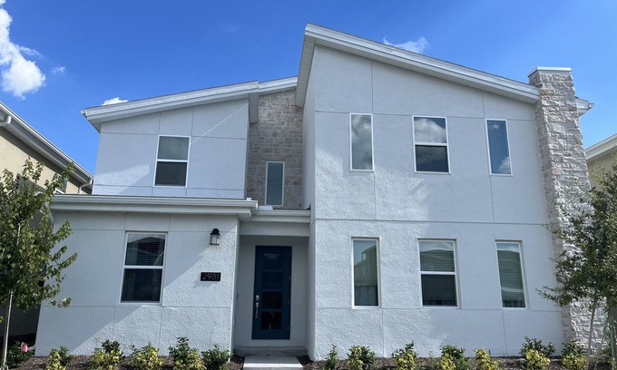 Kissimmee House | Secluded Luxury: Private Pool Villa Near Disneyland