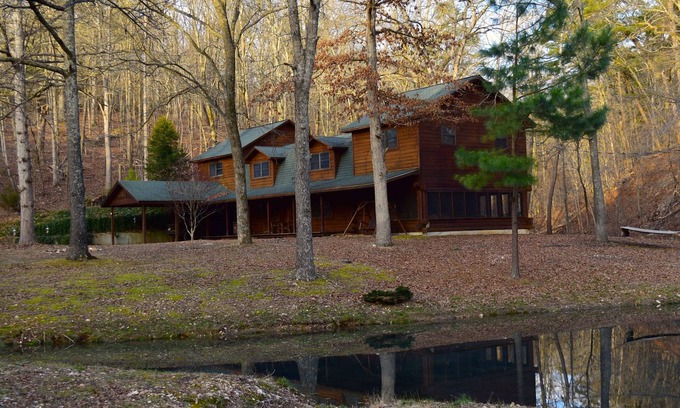 Moodys Cabin | Secluded Rustic Cabin w/Wifi on 160 Acres near Illinois River & Lake Tenkiller