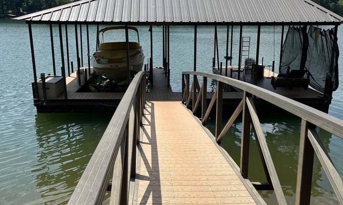 Seneca House | Secluded Seneca/Clemson Lake Hartwell Waterfront, 3 miles to CU
