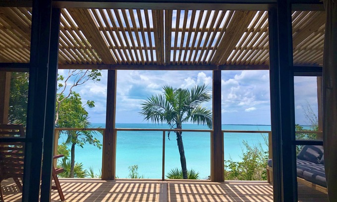 Gregory Town Cottage | Secluded waterfront cottage
