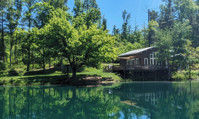 Laurelville House | Secluded Waterfront Home Located On 82 Private Acres! Close to HH State Park!n