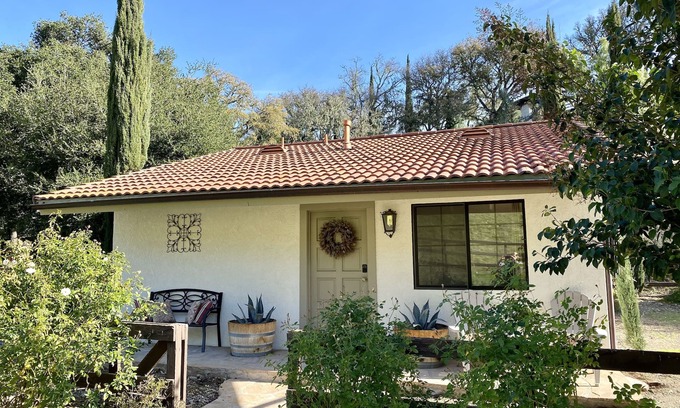 Santa Ynez House | Secluded Wine Country Ranch Cottage in the Rolling Hills of Santa Ynez