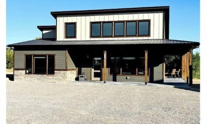 Montrose County House | Secluded Winiarski Cabin on Vineyard with Hot Tub