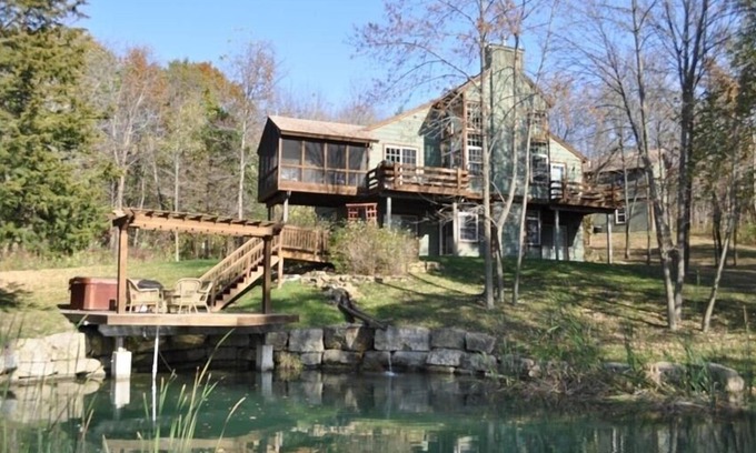 The Galena Territory House | Secluded Wooded Retreat 6- BR, W/Pond, Hot Tub, Sleeps 12+!