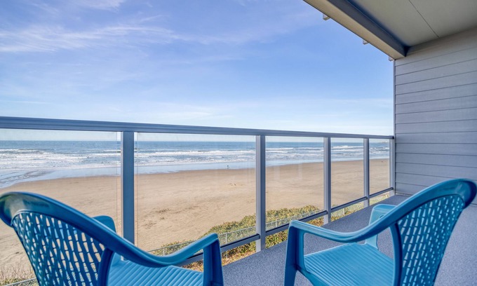 Newport Condo | Second-Floor Oceanfront Condo Has Spectacular Views of Newport’s Nye Beach!