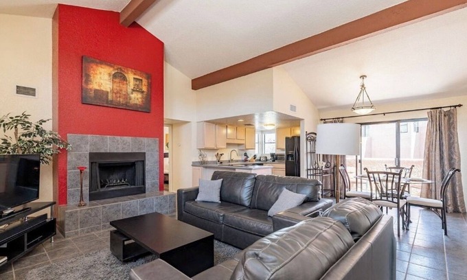 Tucson Condo | See the sunrise and sunset in this 2-bedroom condo near beautiful mountains