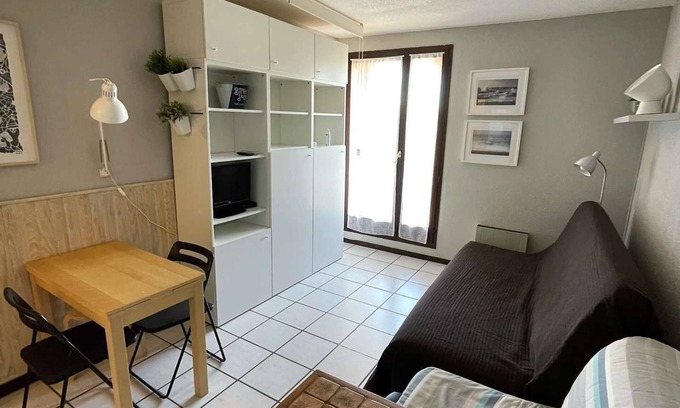 Le Penon Apartment | Seignosse Ocean, apartment studio, 200m from the beach and shops, view of the dunes and water.