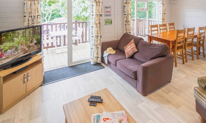 New Forest District Ski Chalet | Select Lodge Plus 3 WF