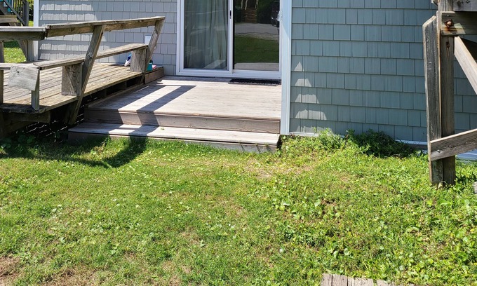 Emerald Isle Cottage | "Self Sea-esta" Beautiful Cottage 2nd row to ocean in Emerald Isle