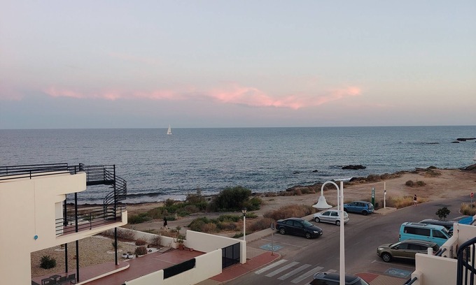 El Pozo del Esparto House | Semi-detached house a few steps from the sea 🌊.