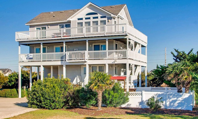 Wind Over Waves House | Semi-Soundfront Dog Friendly w/Pool, Hot Tub, Game Room, Community Boat Ramp