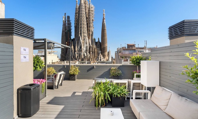 La Sagrada Familia Apartment | Sensation Sagrada Familia