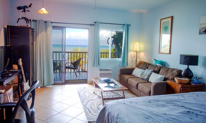 Kahana Condo | Sep/Oct Special 15% off! Romantic Maui Getaway, 25' from the Ocean