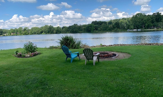 Lakeville Cottage | Sept 23-25&Oct 1-3 for Loudonville Street Fair-Lakefront Cottage at O'Dells Lake