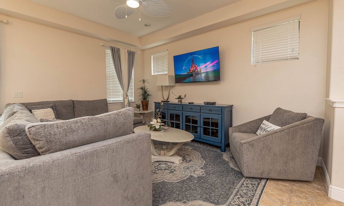 Reunion House | September Special! 4BR Resort Villa | Pool + Gym Near Disney
