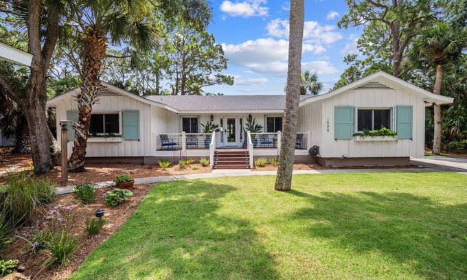 Saint Helena Island House | Serendipity - Golf Cart Included