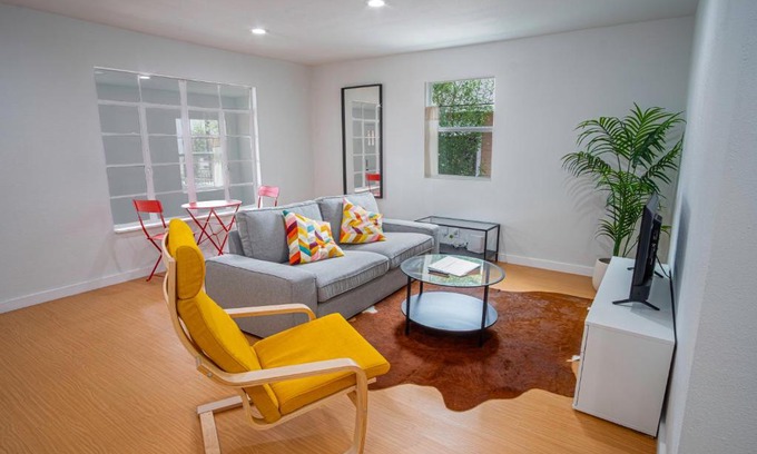 Denver Heights House | Serene 2BR1BA Residence in Peaceful San Antonio
