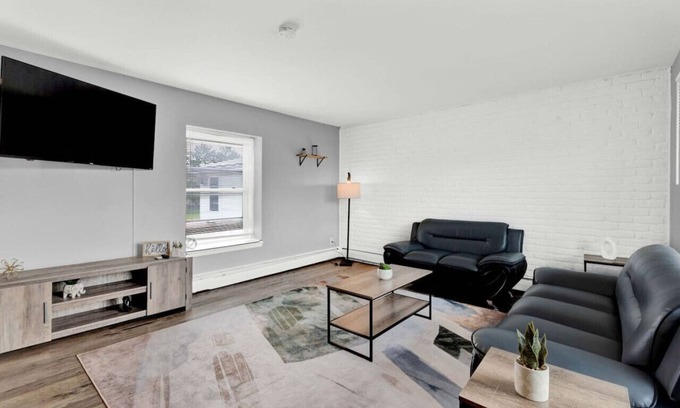 Sterling Heights Apartment | Serene and Central Home ~ WiFi ~ Pet Friendly!