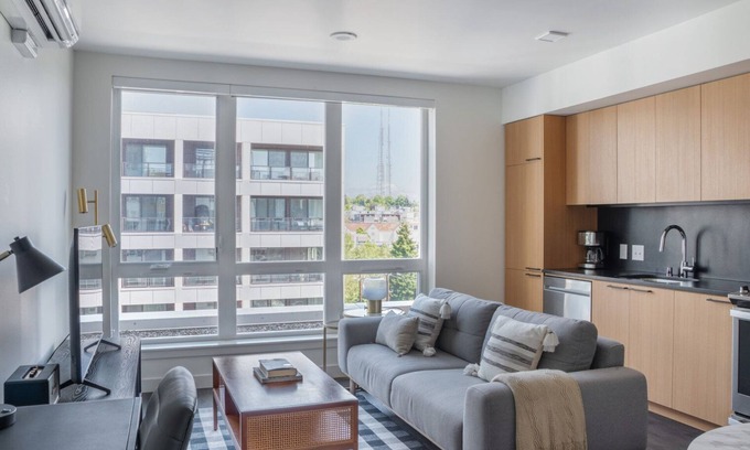 Broadway Apartment | Serene Capitol Hill 1BR w/Bike Storage & BBQ, nr Bars, by Blueground