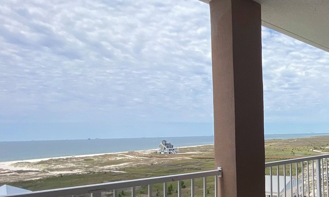 Fort Morgan Condo | Serene Coastal Escape. Breathtaking ocean views.