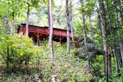 Fleetwood House | Serene & Cozy - Peaceful View - Fireplace - Creek