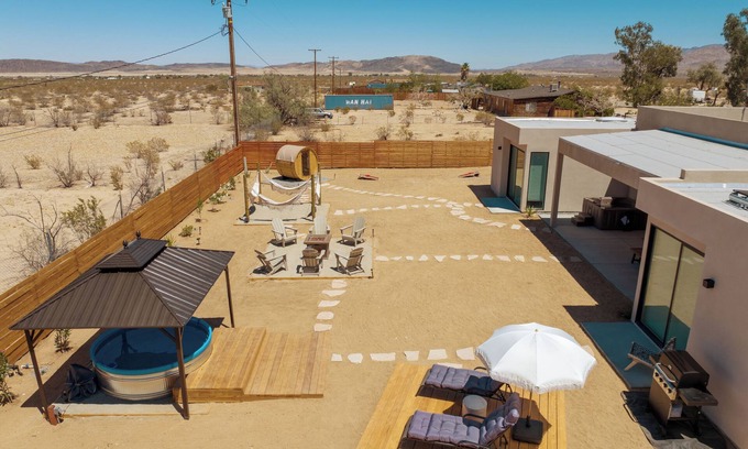 Joshua Tree House | Serene Desert Sanctuary - Pool, Hot Tub, Sauna & More in a Stunning New Home!
