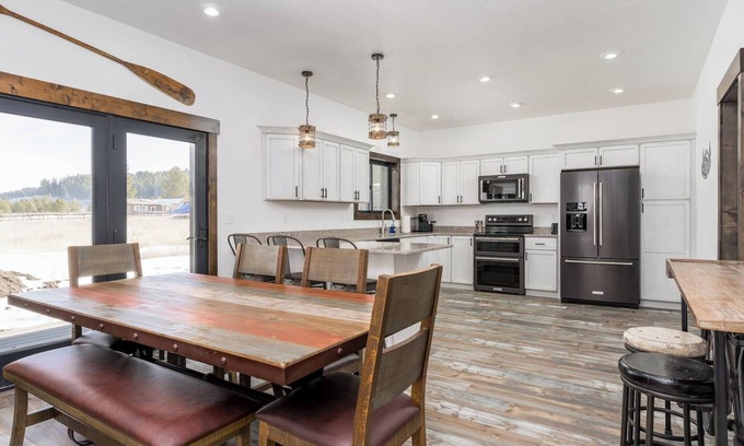 Georgetown House | Serene Escape - Family Fun at Georgetown Lake!