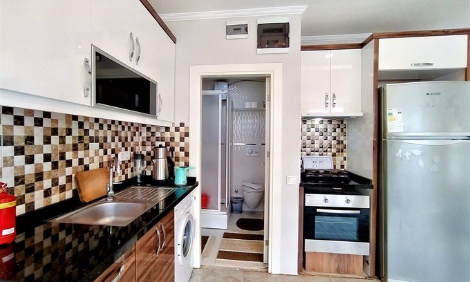 Konyaalti Apartment | Serene Flat w Backyard 5 min to Konyaalti Beach