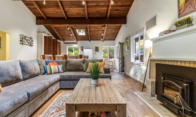 Guerneville House | Serene Getaway | Hot Tub, BBQ, Family & Couples