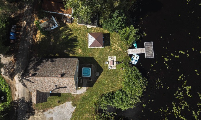 Saint-Calixte Ski Chalet | Serene Lakeside Haven with Spa and Kayak Fun