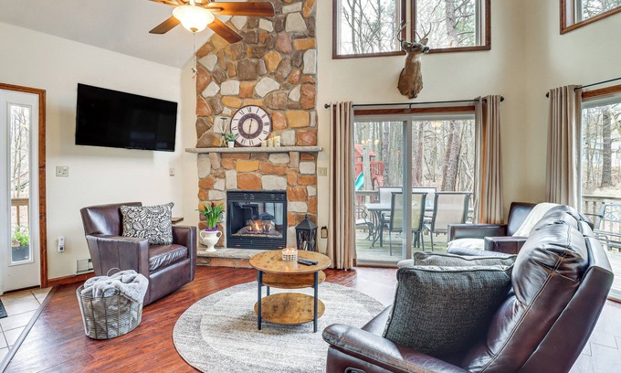 Albrightsville Cabin | Serene Poconos Cabin w/Hot Tub & Beach Access!