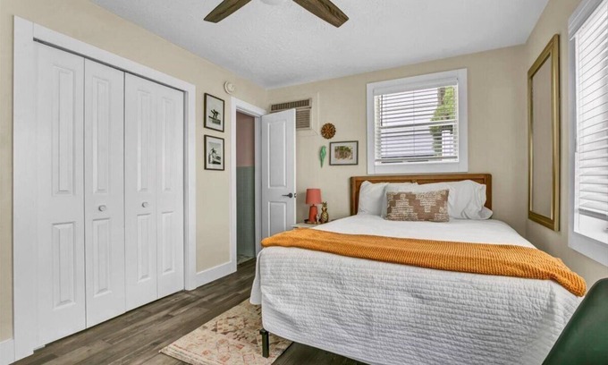 Safety Harbor Hotel | Serene Queen Studio | Safety Harbor Gem