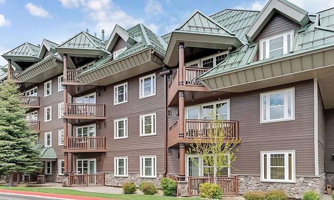 South Lake Tahoe Hotel | Serene Retreat in South Lake Tahoe! Swimming Pool, Kitchenette!
