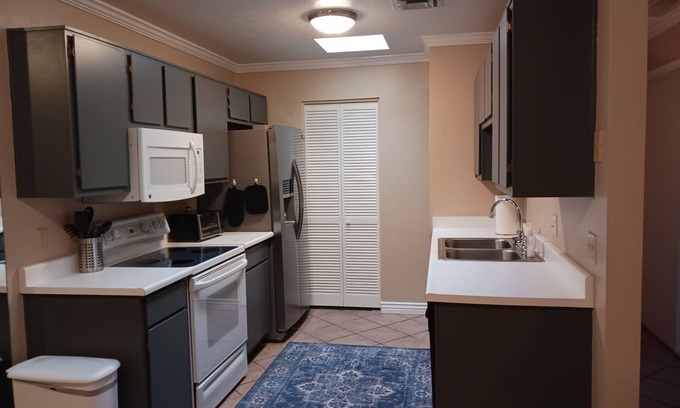 Surprise Condo | Serene Setting in 55+ Older Golf Community - One Bedroom Condo