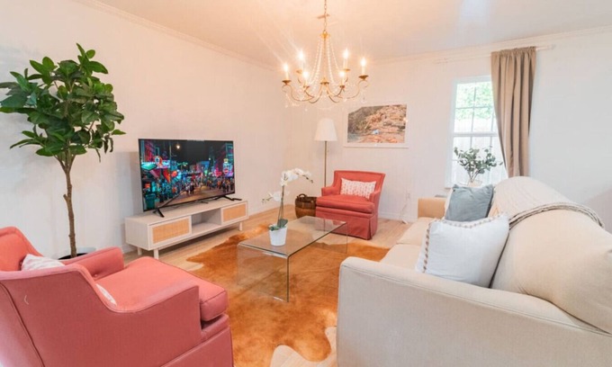 East Memphis House | Serene Studio Getaway