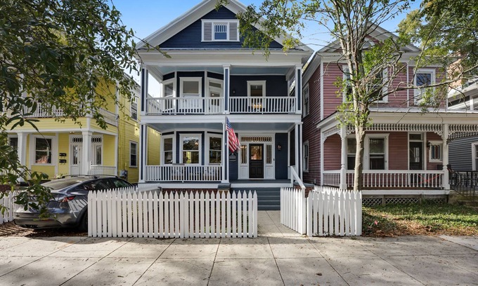 Wilmington Historic District House | Serene & sunlit getaway with spacious rooms & great patio - near beach & golf