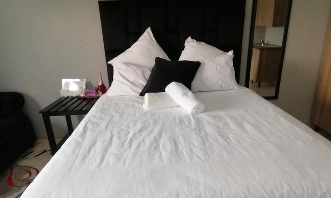 Greater Johannesburg Metropolitan Area Bed & Breakfast | Serenity Airb&b Protea Glen