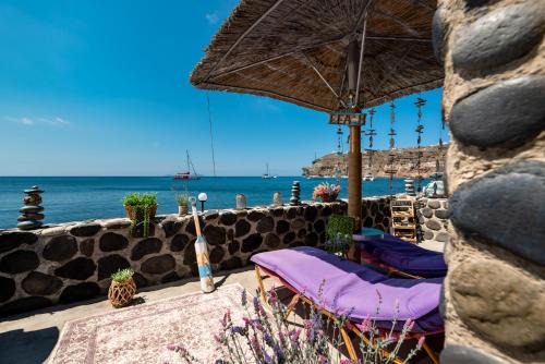Akrotiri Villa | Serenity Blue (Cave house)
