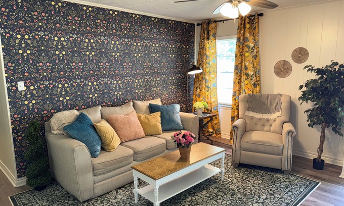Covington House | Serenity Escape- 1/2 mile from the square