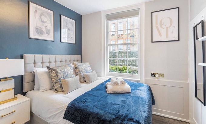 Whitechapel Apartment | Serenity in the City: Best 5BR Home in Whitechapel