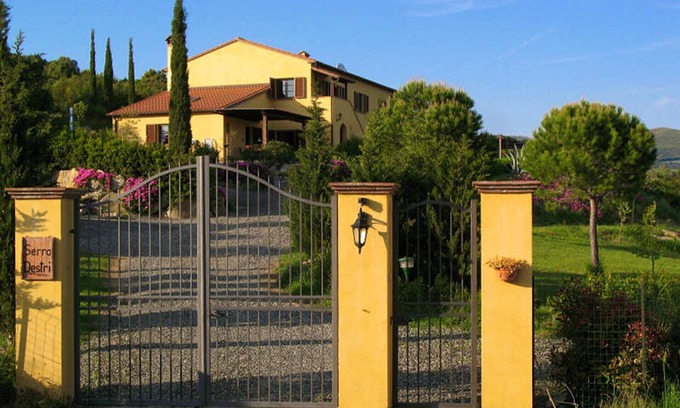 Riparbella Apartment | Serra Destri, 3-room apt. in country house, pool, panoramic, view to sea, relax