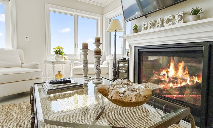 Milford Condo | Setting Sun Waterfront Retreat on Hillside
