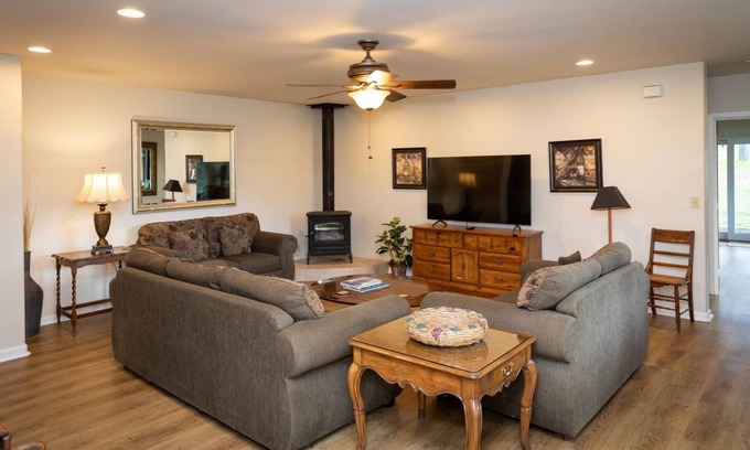 San Luis Obispo House | Seven Oaks Ranch Oak House