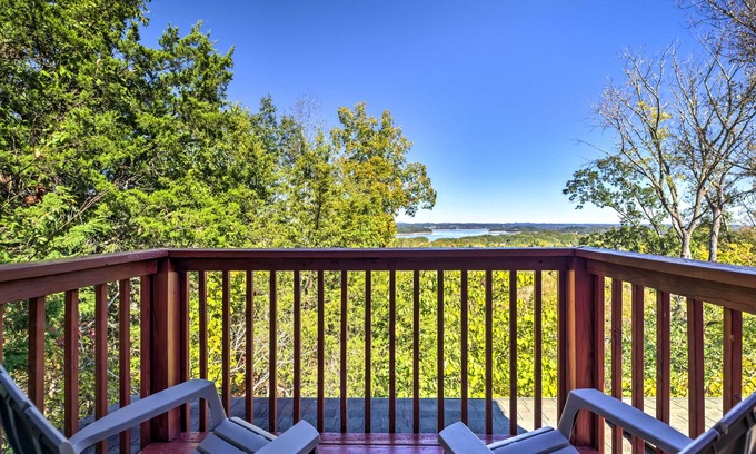 Sevierville Cabin | Sevierville Retreat: Private Hot Tub & Lake Views!