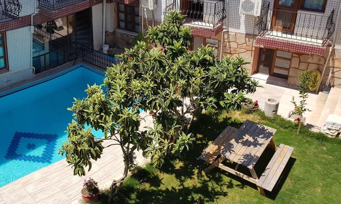 Kusadasi Bed & Breakfast | Sezgin Boutique Hotel DoubleRoom A/C,TV,fridge,pool,garden,free wi-fi & car park