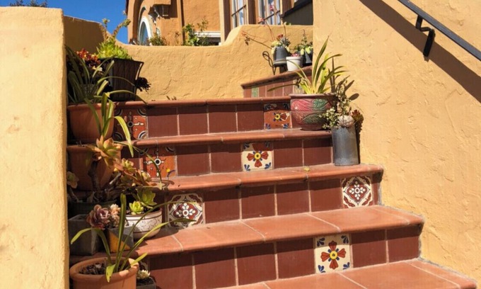 Mount Davidson Manor Apartment | SF 3 Bedroom House, 1.5 Bath. Ample free parking & view of the Pacific