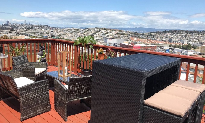 Visitacion Valley House | SF Home with SPECTACULAR VIEW- Minutes to downtown